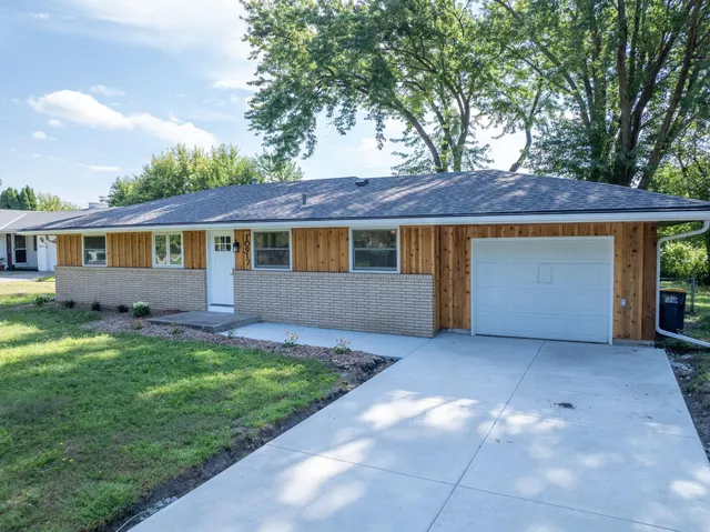 $374,900 | 10917 Southview Drive, Burnsville, MN 55337