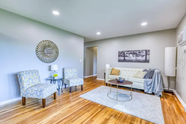 $374,900 | 10917 Southview Drive, Burnsville, MN 55337