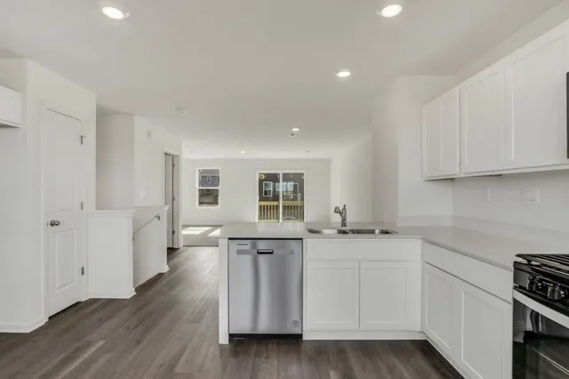 $339,990 | 2666 Arrowhead Drive, Pingree Grove, IL 60140