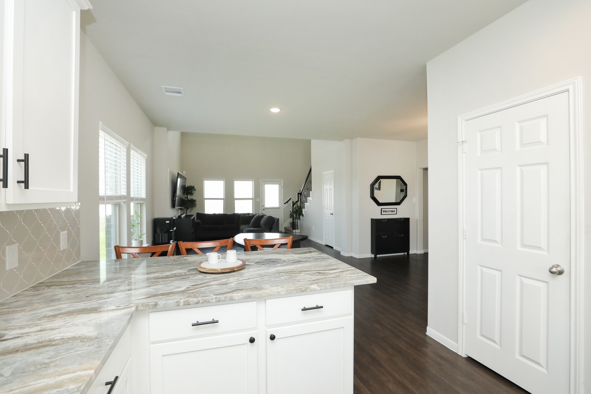 2401 Sequoia Grove Drive Rosharon, TX 77583 - Photo 12 of 39 KITCHEN- with Pantry