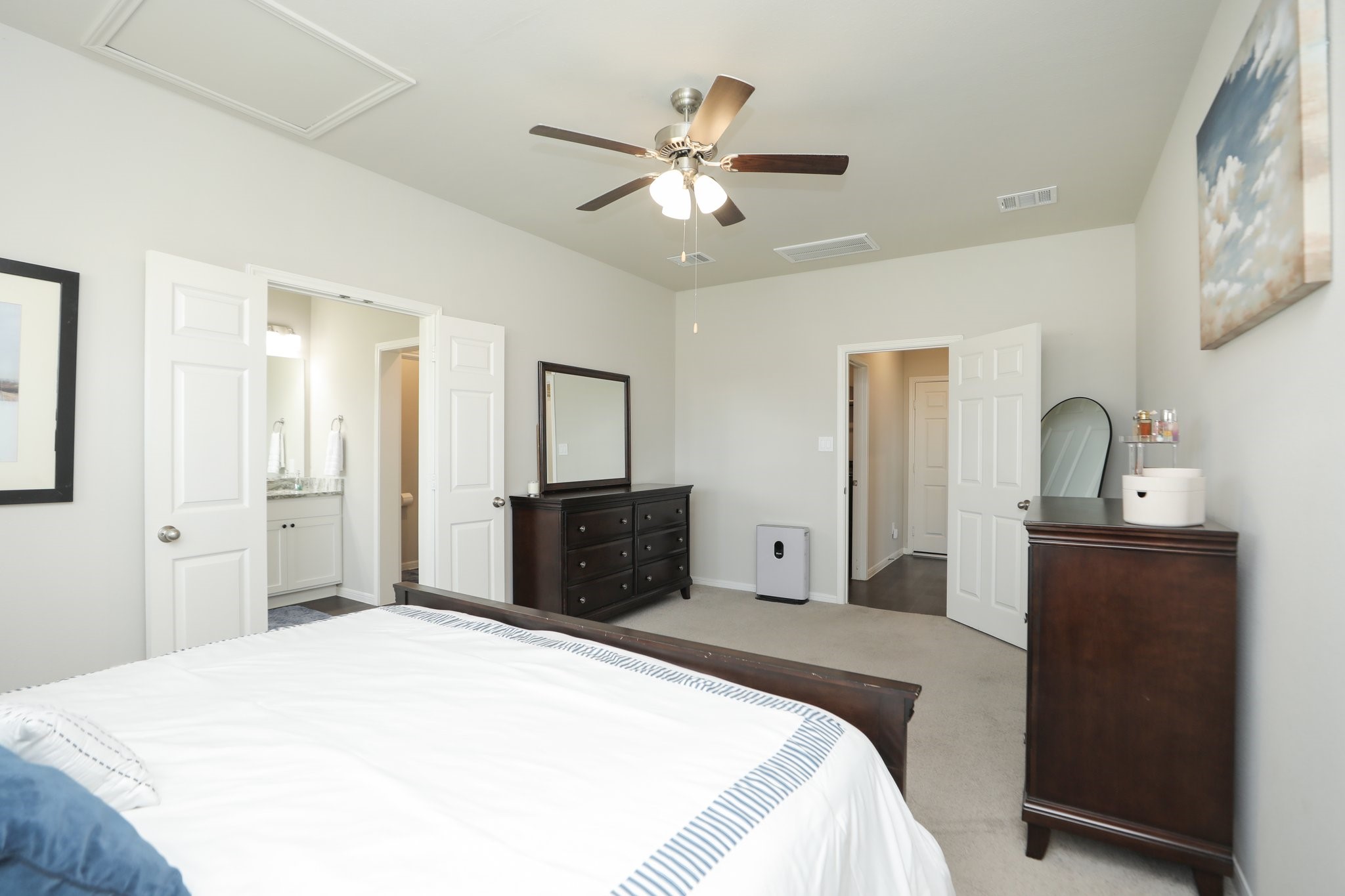 2401 Sequoia Grove Drive Rosharon, TX 77583 - Photo 18 of 39 PRIMARY/MASTER- OVER SIZED and inviting.