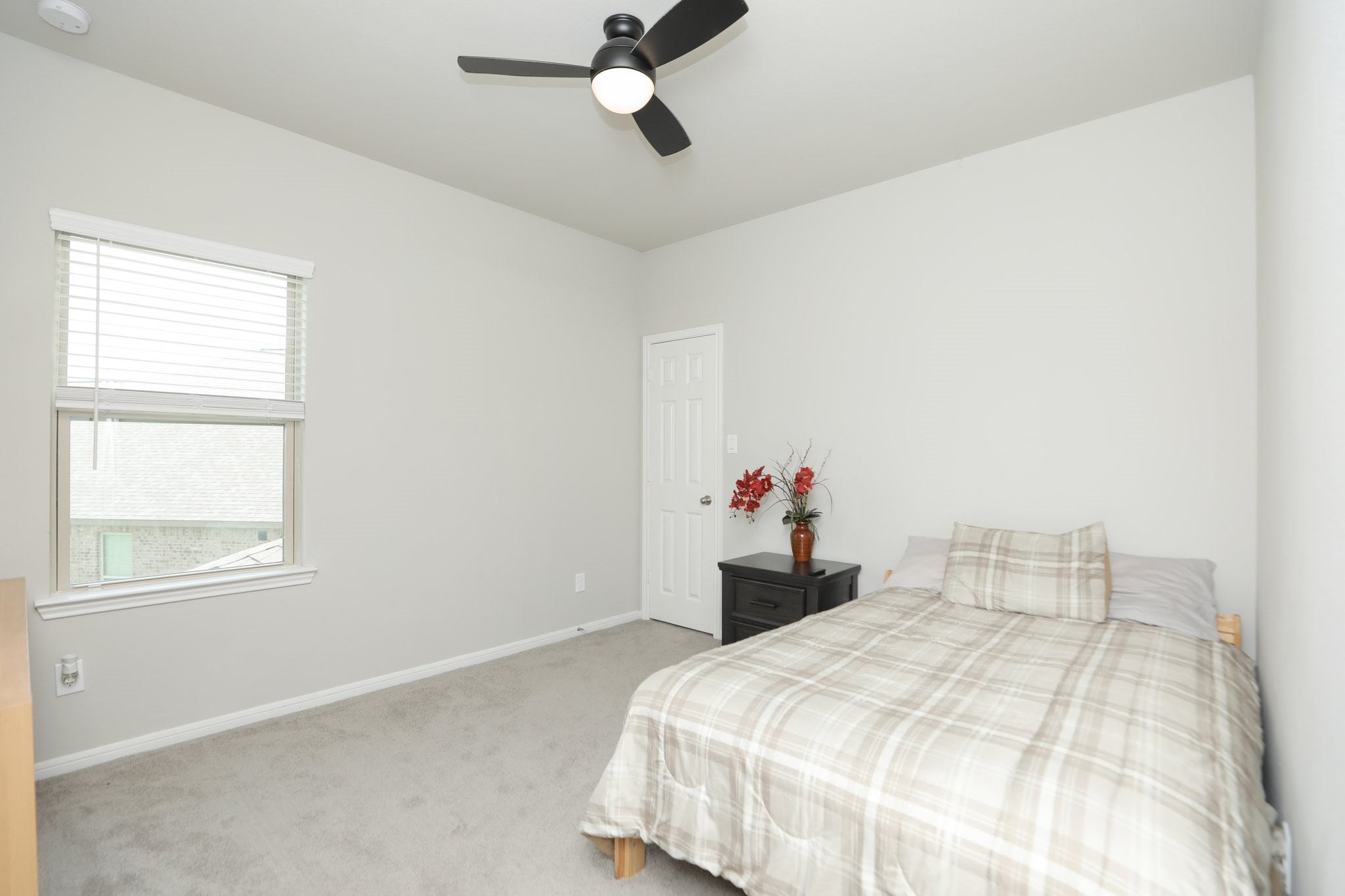2401 Sequoia Grove Drive Rosharon, TX 77583 - Photo 26 of 39 2 0f 3 upstairs OVER SIZED bedrooms. Ceiling FAN, light filled & HIGH Ceilings