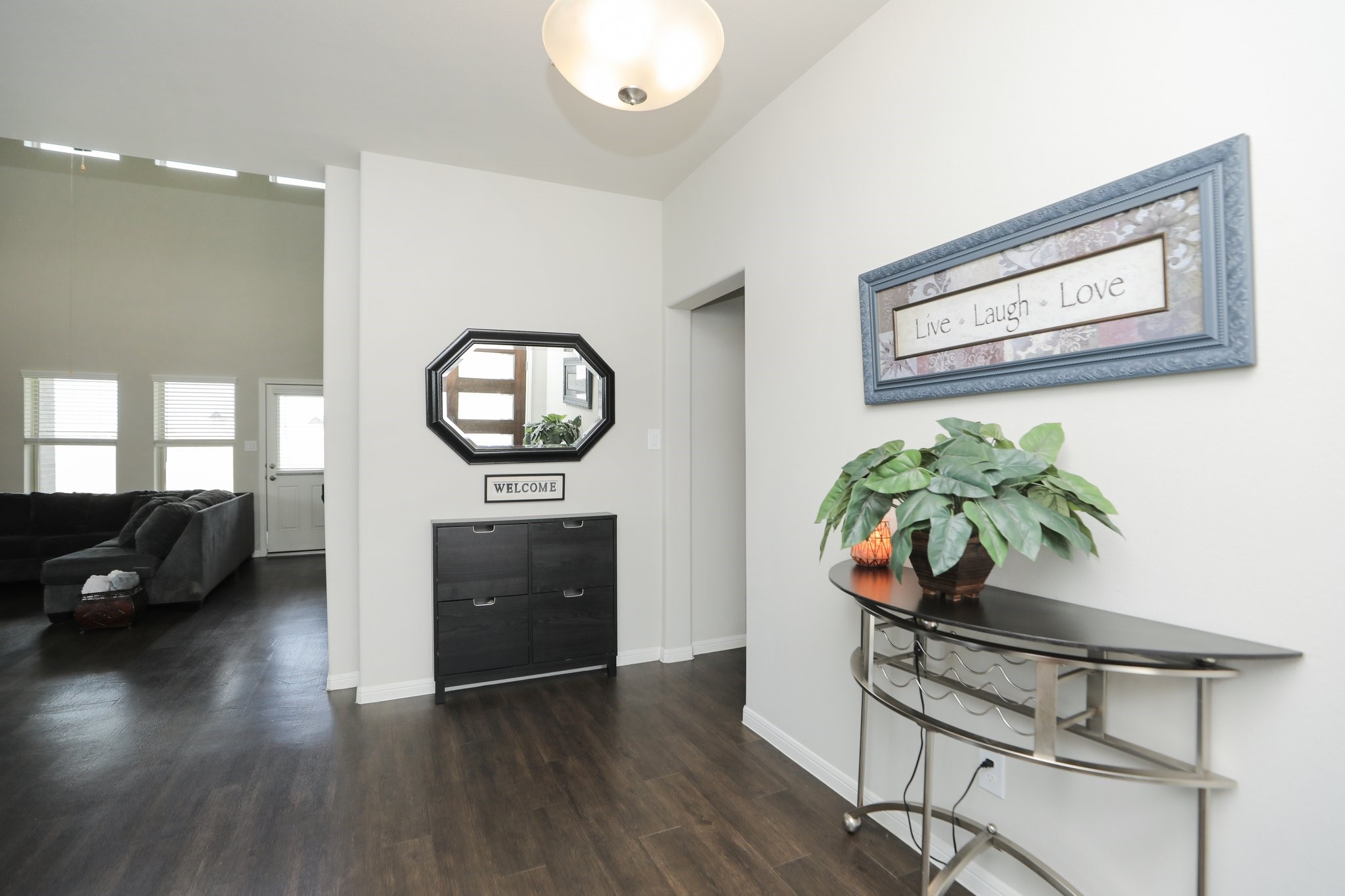 2401 Sequoia Grove Drive Rosharon, TX 77583 - Photo 4 of 39 ENTRY- Open and inviting with light filled FRONT DOOR and Stunning wood floors.