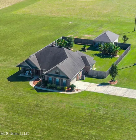 $359,900 | 7 Scenic View Drive, Carriere, MS 39426