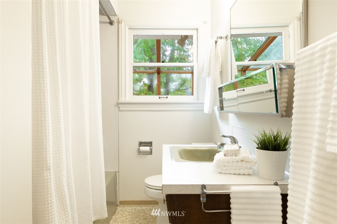 347 North 80th Street Seattle, WA 98103 - Photo 15 of 25 Gallery Image 15