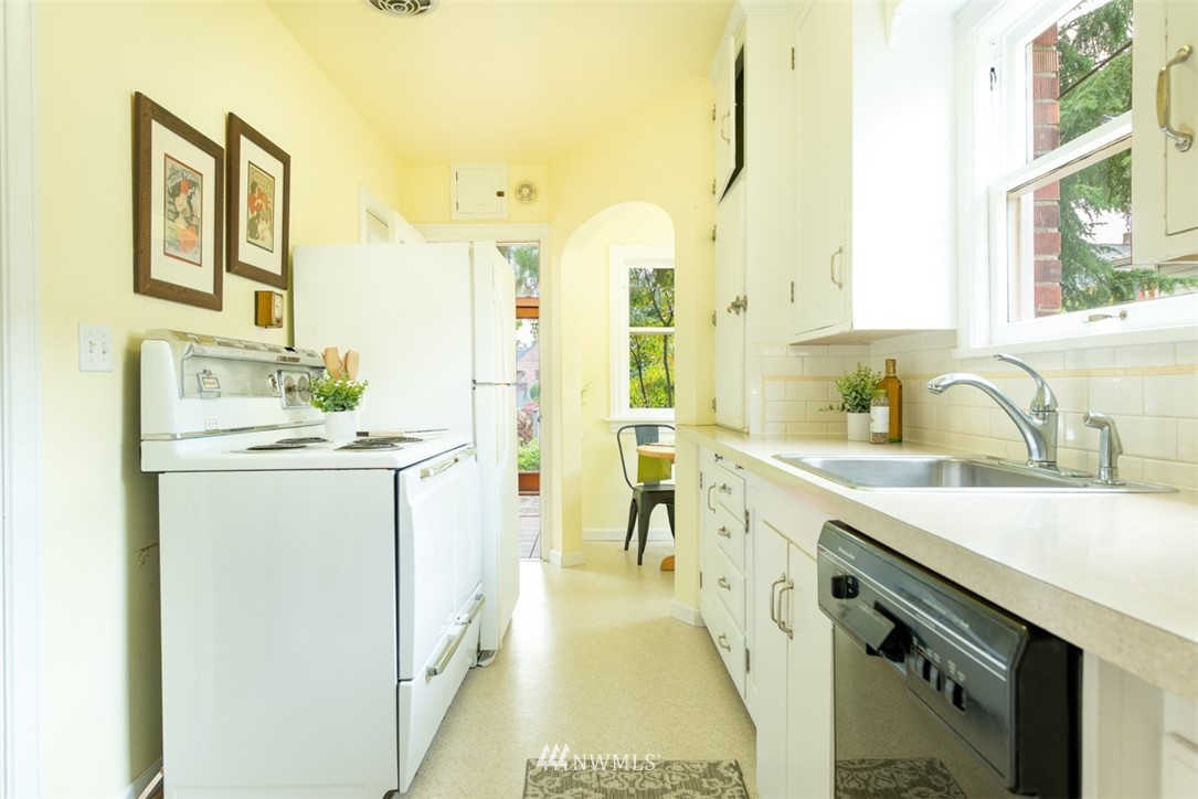 347 North 80th Street Seattle, WA 98103 - Photo 7 of 25 Gallery Image 7