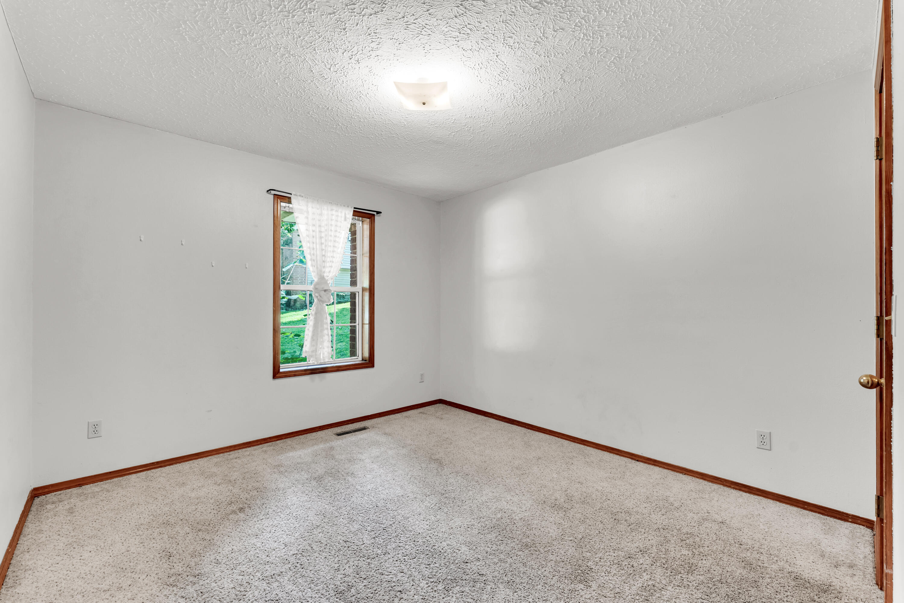 433 Devonshire Street Nixa, MO 65714 - Photo 17 of 39 Devonshire-39-14
