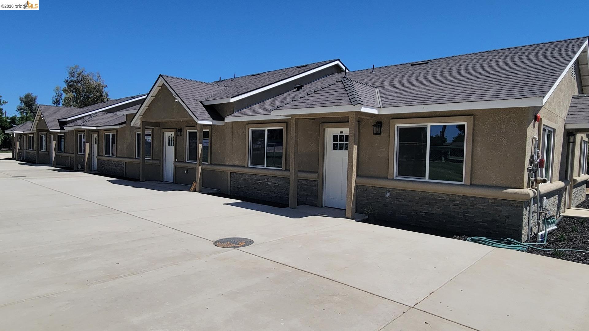 300 North Soderquist Road Turlock, CA 95380 - Photo 2 of 14