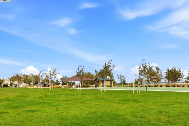 $799,992 | 6623 Kittinger Lane, Tracy, CA 95377