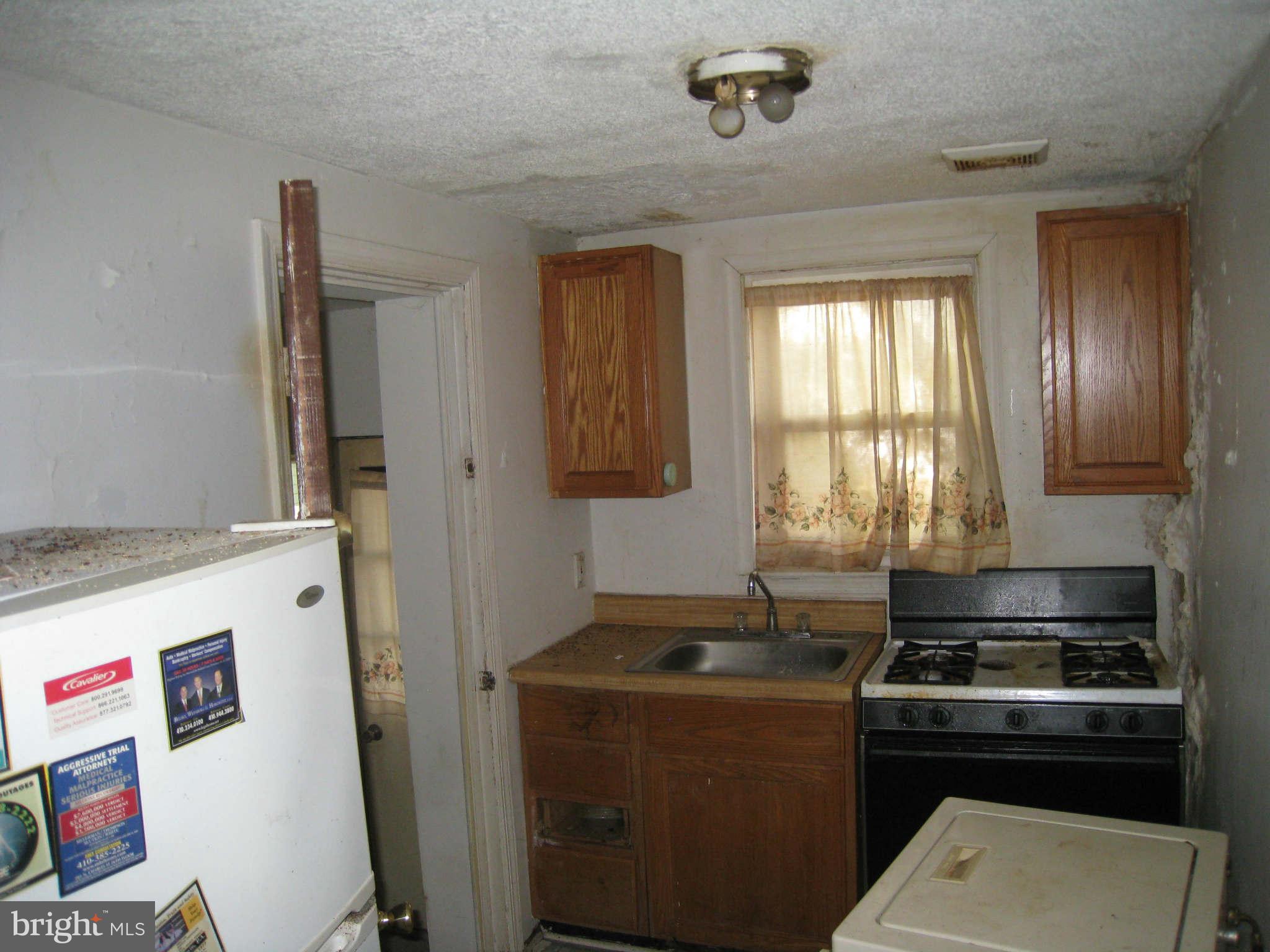 508 Bridgeview Road Baltimore, MD 21225 - Photo 4 of 6 Kitchen