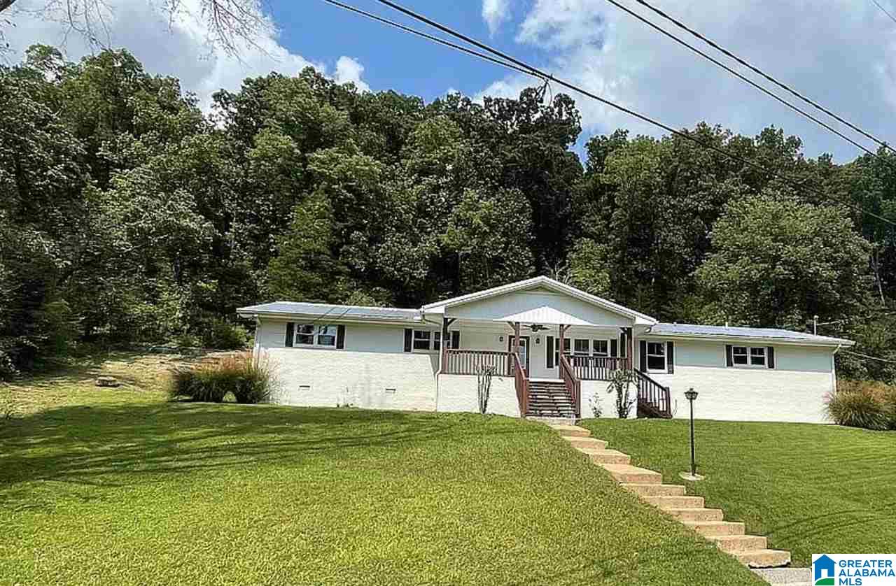 902 4th Avenue East Oneonta, AL 35121 - Photo 2 of 47
