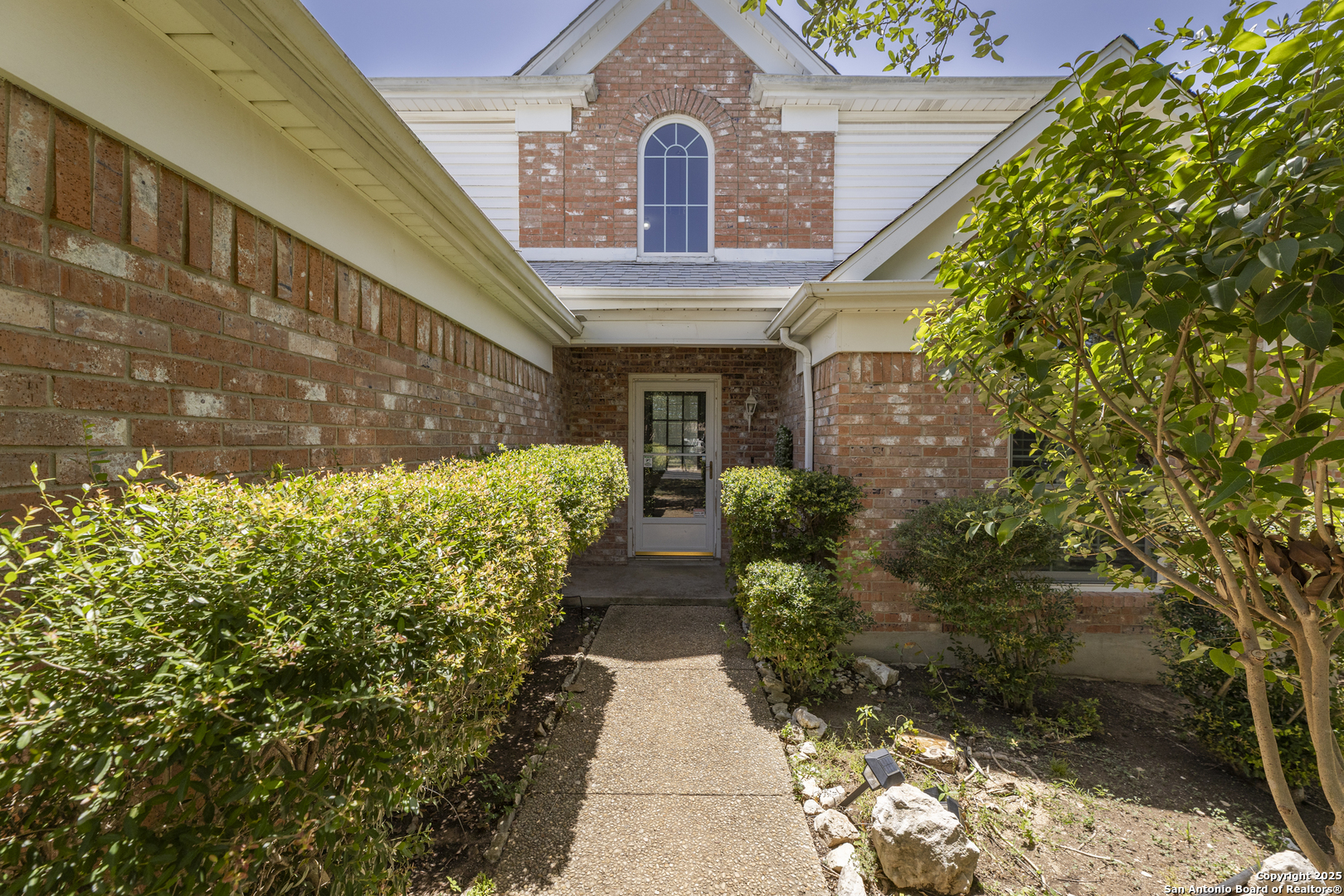 922 Hedgestone Drive San Antonio, TX 78258 - Photo 25 of 40 a view of entryway with garden