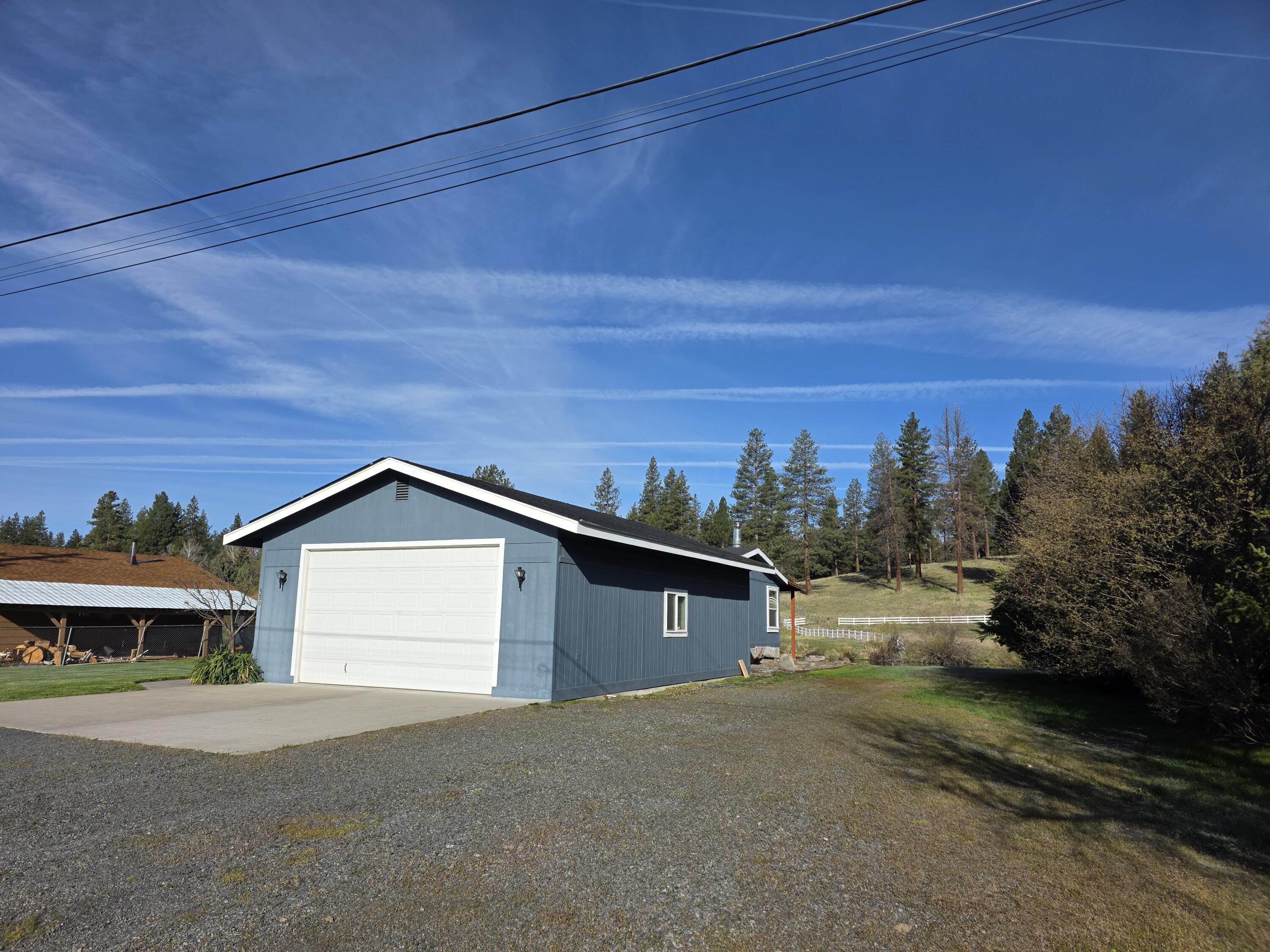330 North Baker Avenue Chiloquin, OR 97624 - Photo 2 of 34 2
