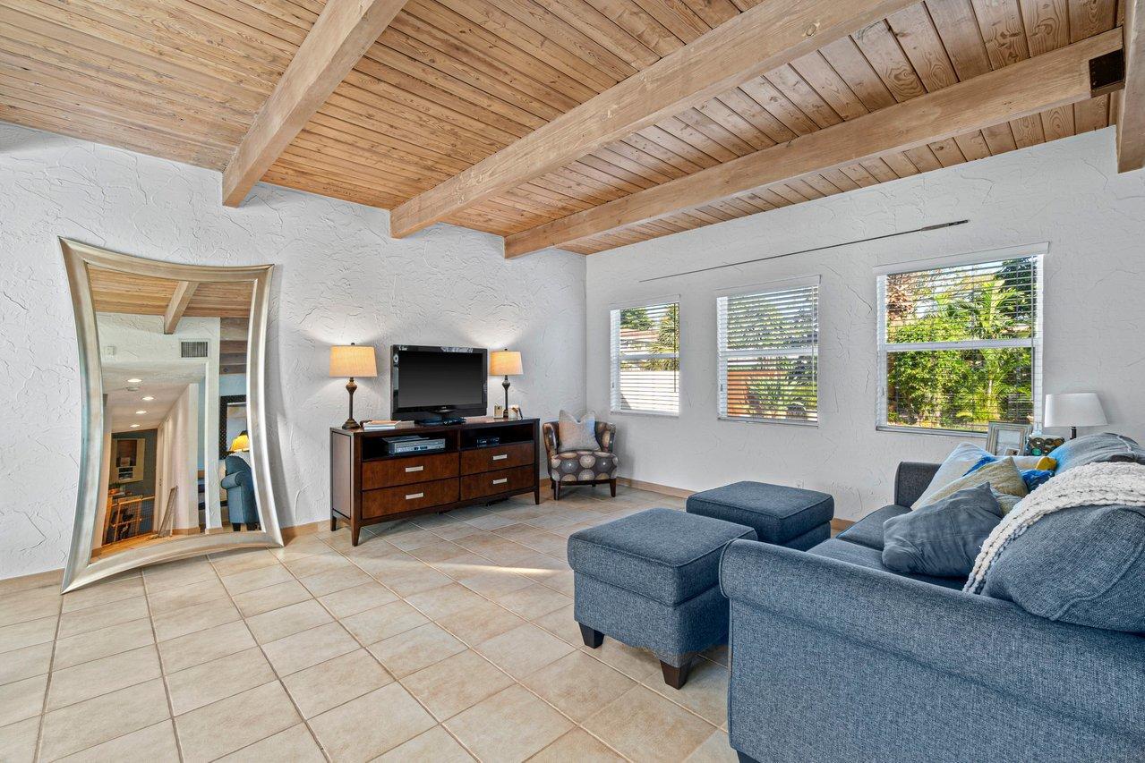 1251 Southwest 17th Street Boca Raton, FL 33486 - Photo 12 of 29 016-1251Southwest17thStreet-BocaRaton-FL