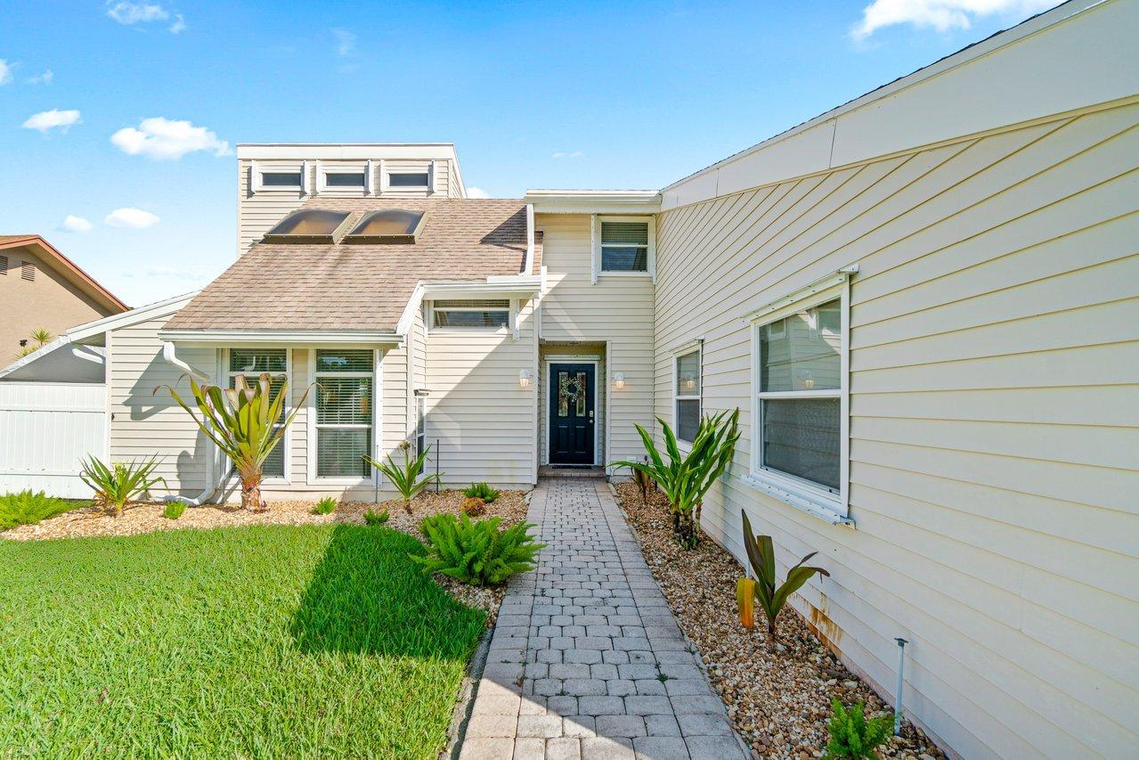 1251 Southwest 17th Street Boca Raton, FL 33486 - Photo 3 of 29 004-1251Southwest17thStreet-BocaRaton-FL