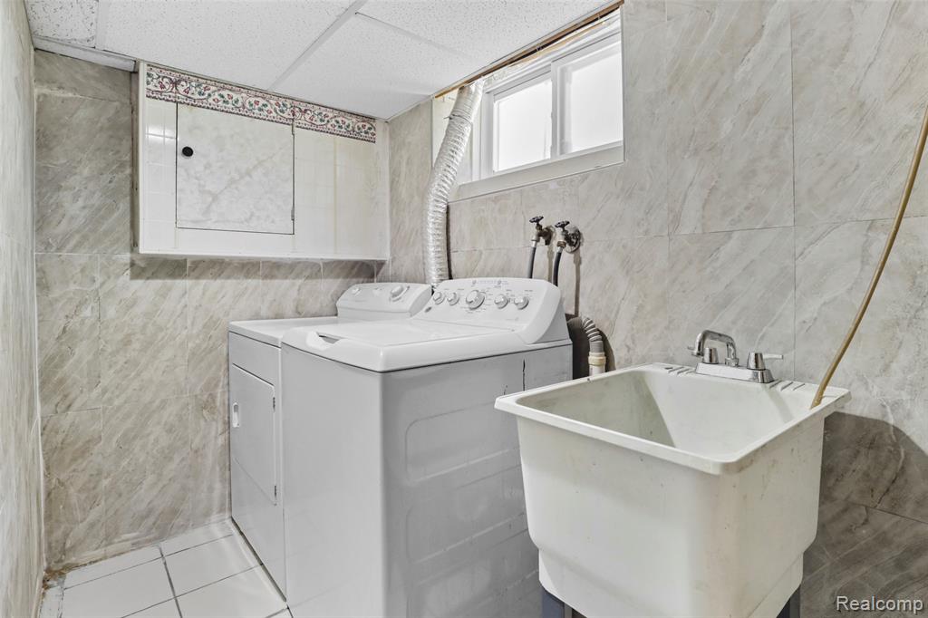 5003 Maple Street Dearborn, MI 48126 - Photo 29 of 41