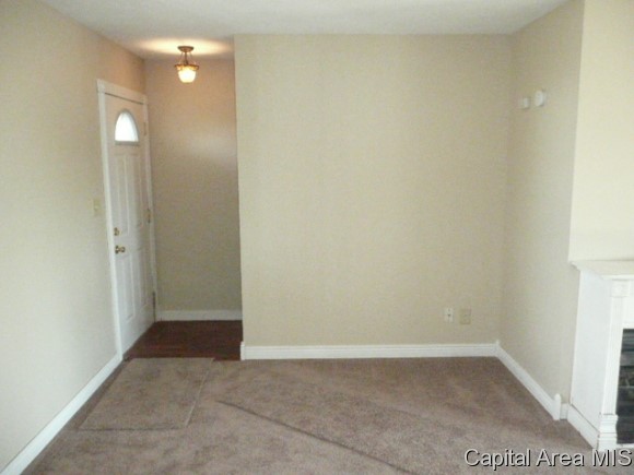 3900 Marie Drive Springfield, IL 62707 - Photo 3 of 11