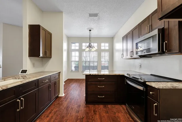 $2,135 | 13003 Beacon Park Drive, San Antonio, TX 78249
