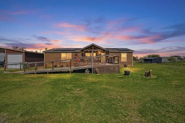$330,000 | 716 Lathem Boulevard, Venus, TX 76084