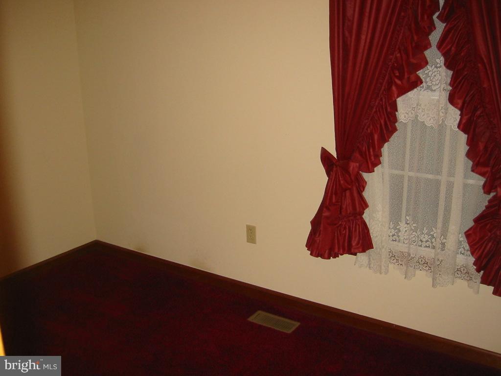 548 Old Farm Road Palmyra, PA 17078 - Photo 5 of 13 Gallery Image 5