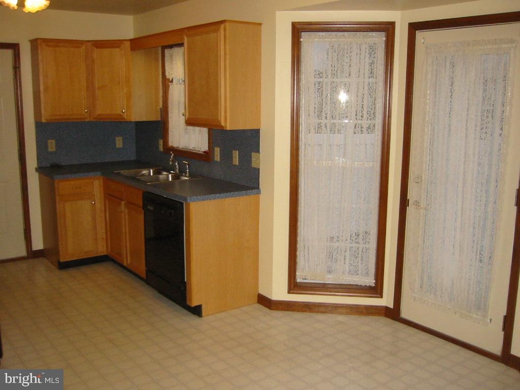 548 Old Farm Road Palmyra, PA 17078 - Photo 8 of 13 Gallery Image 8