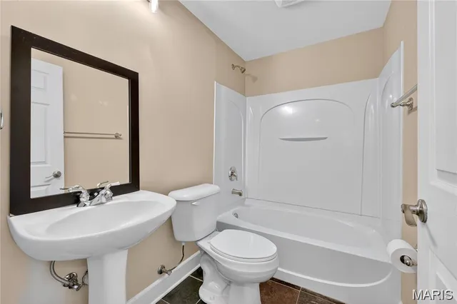 $799,900 | 24 Towerbridge Place, St. Charles, MO 63303