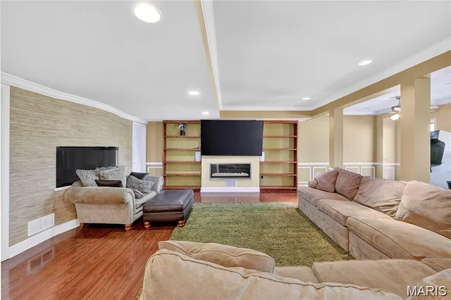 $799,900 | 24 Towerbridge Place, St. Charles, MO 63303