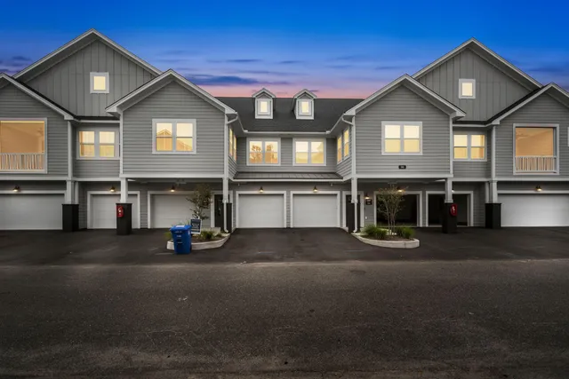 $499,900 | 501 Raes Court, Unit 204, Charleston, SC 29414