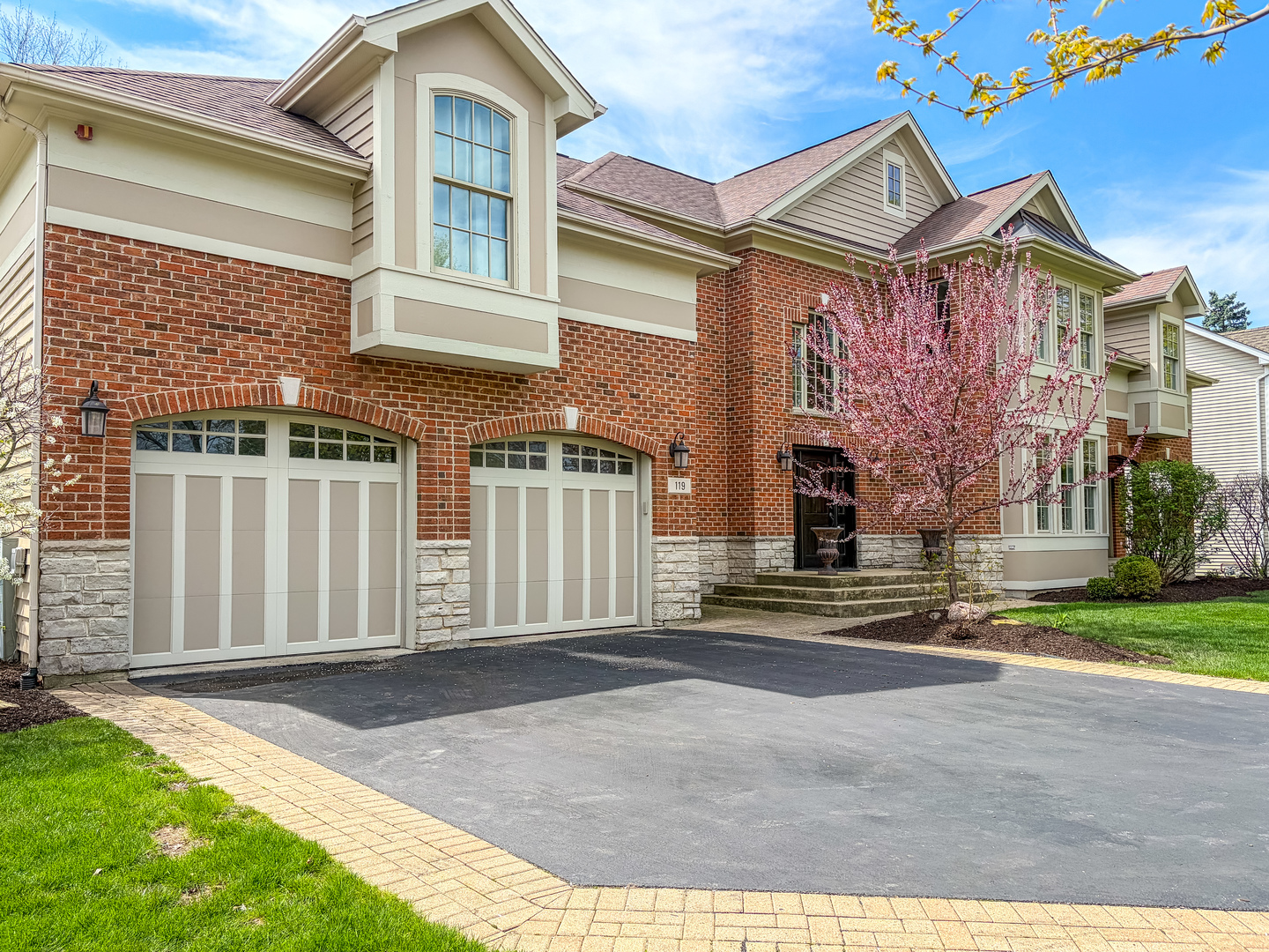 119 West Roslyn Road Barrington, IL 60010 - Photo 3 of 8