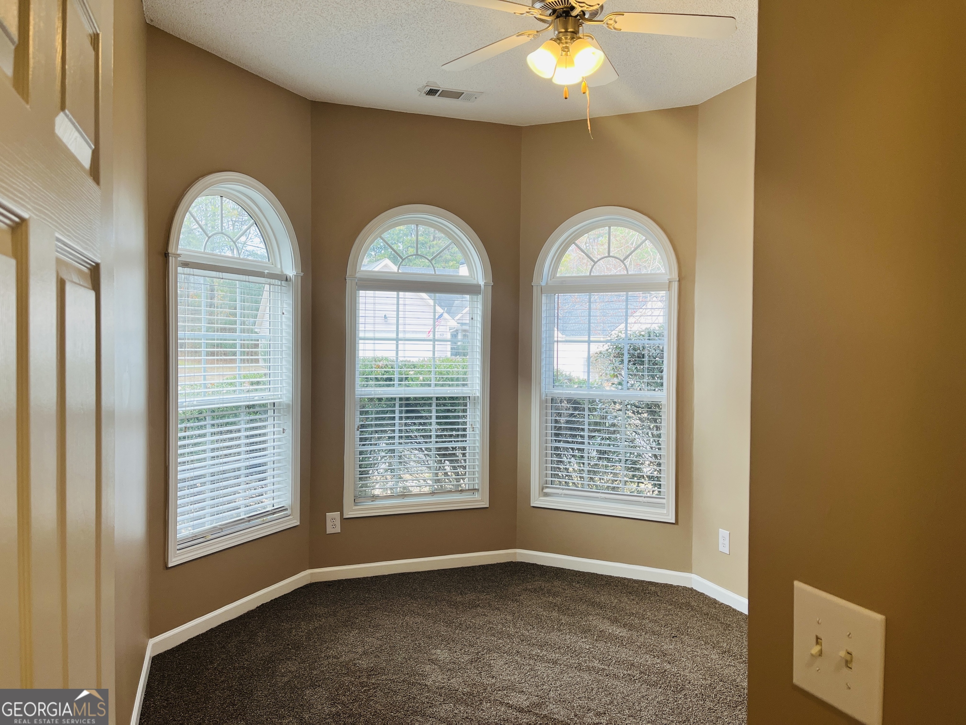 62 Green Spring Newnan, GA 30265 - Photo 21 of 31 a view of a livingroom with front door