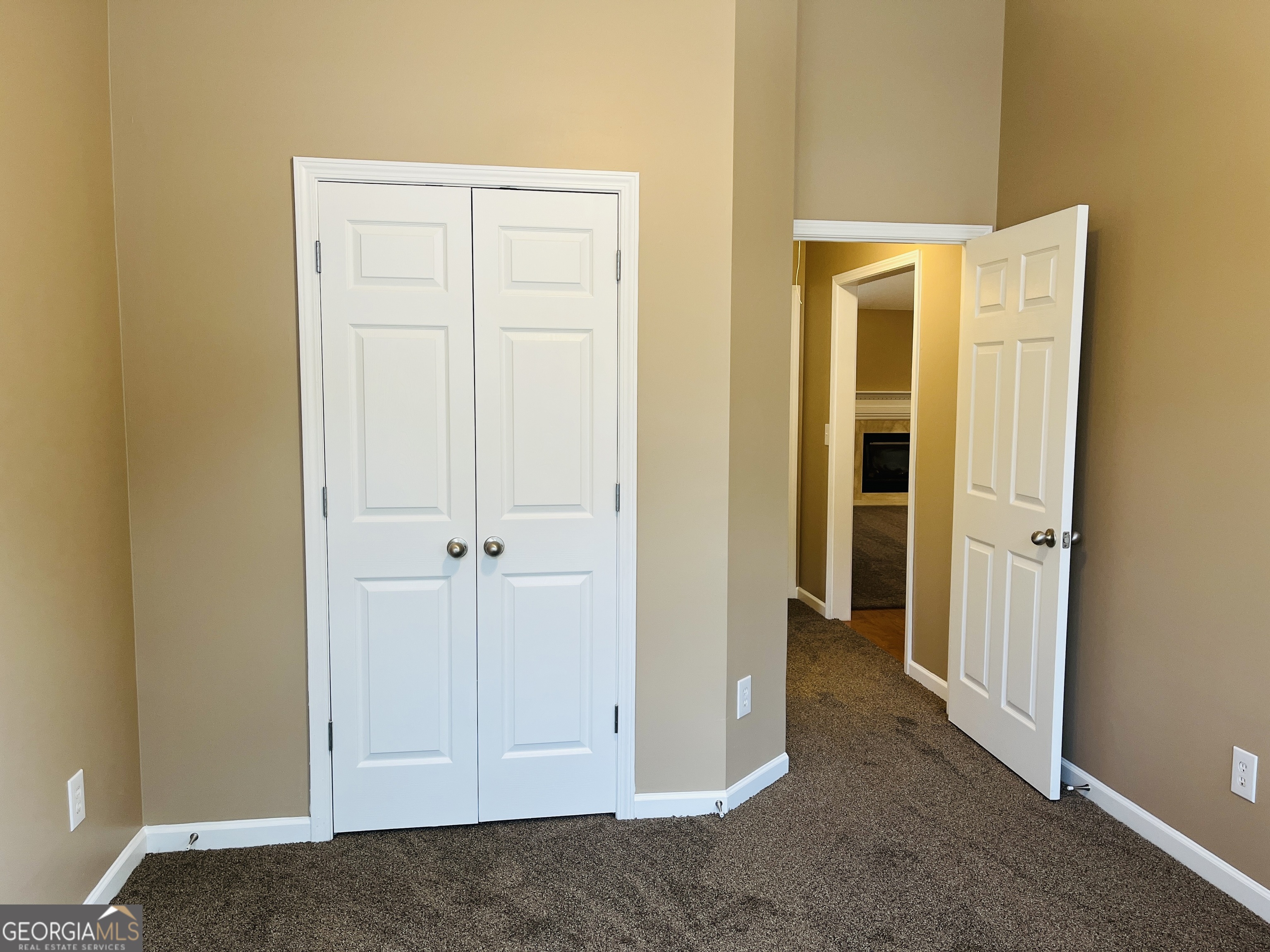 62 Green Spring Newnan, GA 30265 - Photo 22 of 31 a view of a livingroom with an empty space and a bathroom