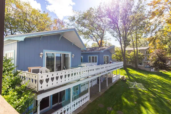 $1,250,000 | 104 West Houghton Lake Drive, Prudenville, MI 48651