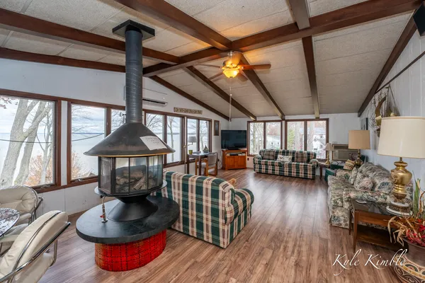 $1,250,000 | 104 West Houghton Lake Drive, Prudenville, MI 48651