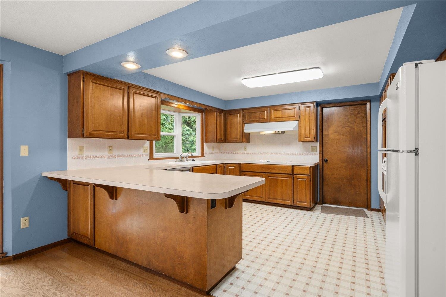 4722 East Lane Park Road Mead, WA 99021 - Photo 12 of 48