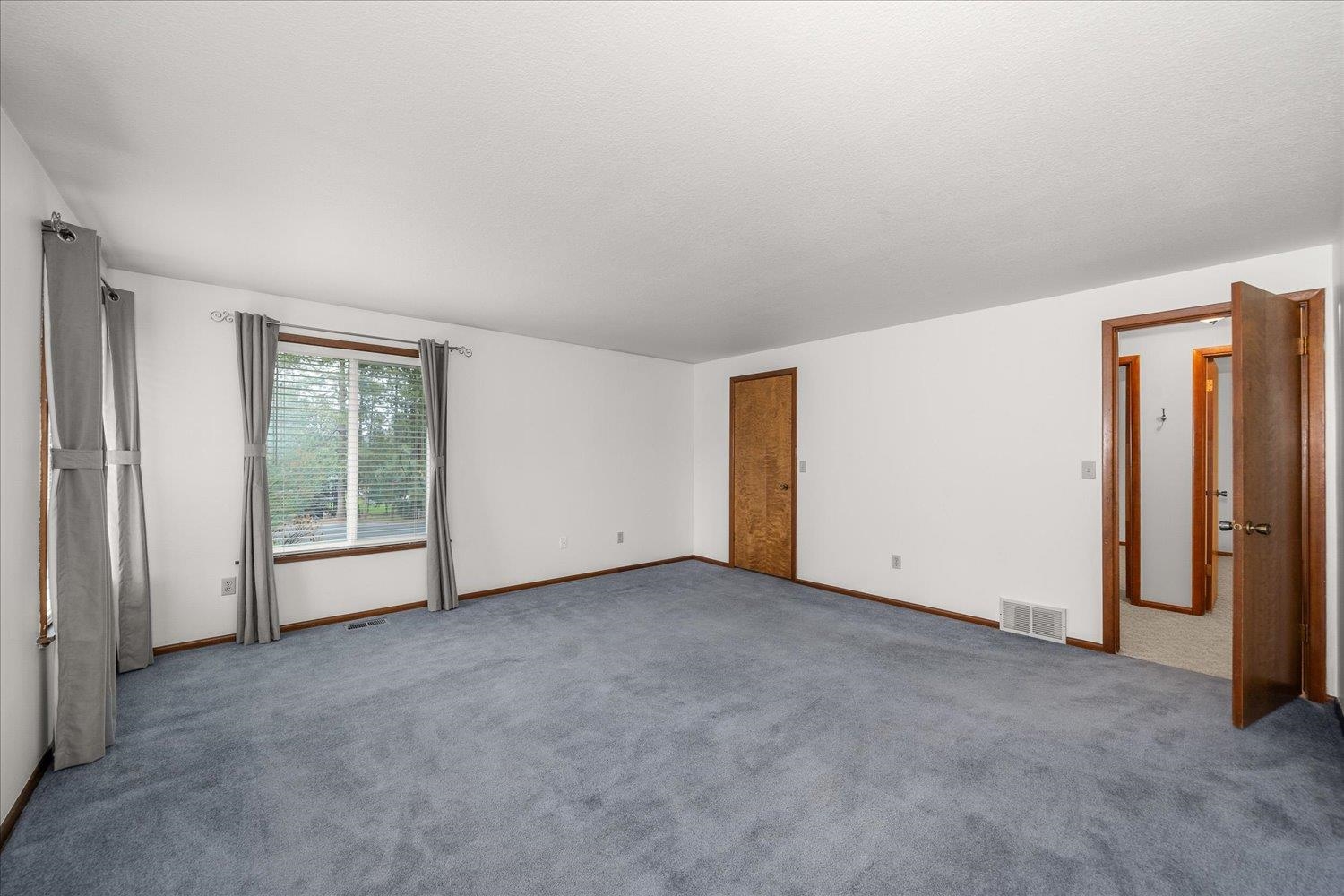 4722 East Lane Park Road Mead, WA 99021 - Photo 17 of 48