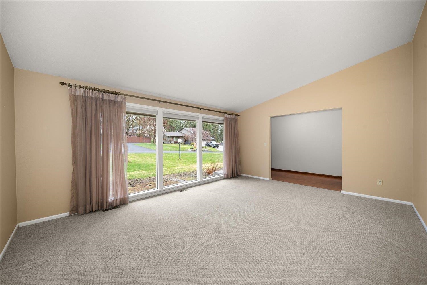 4722 East Lane Park Road Mead, WA 99021 - Photo 7 of 48