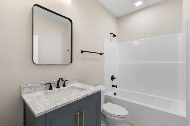 $369,900 | 1923 Highway 259, Portland, TN 37148