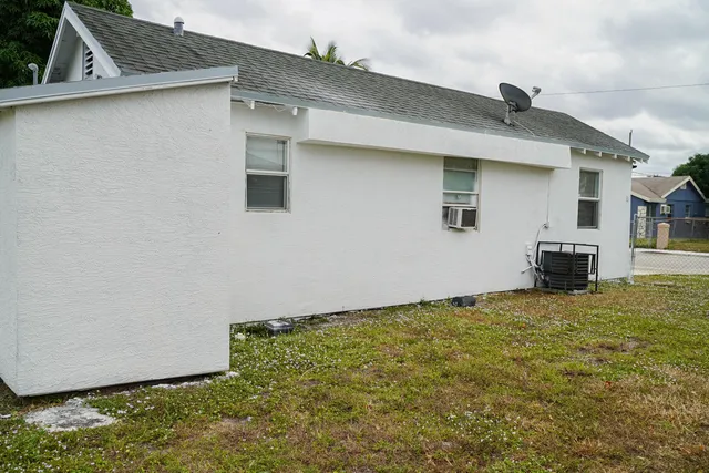 $269,000 | 908 West 5th Street, Riviera Beach, FL 33404