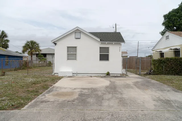 $269,000 | 908 West 5th Street, Riviera Beach, FL 33404