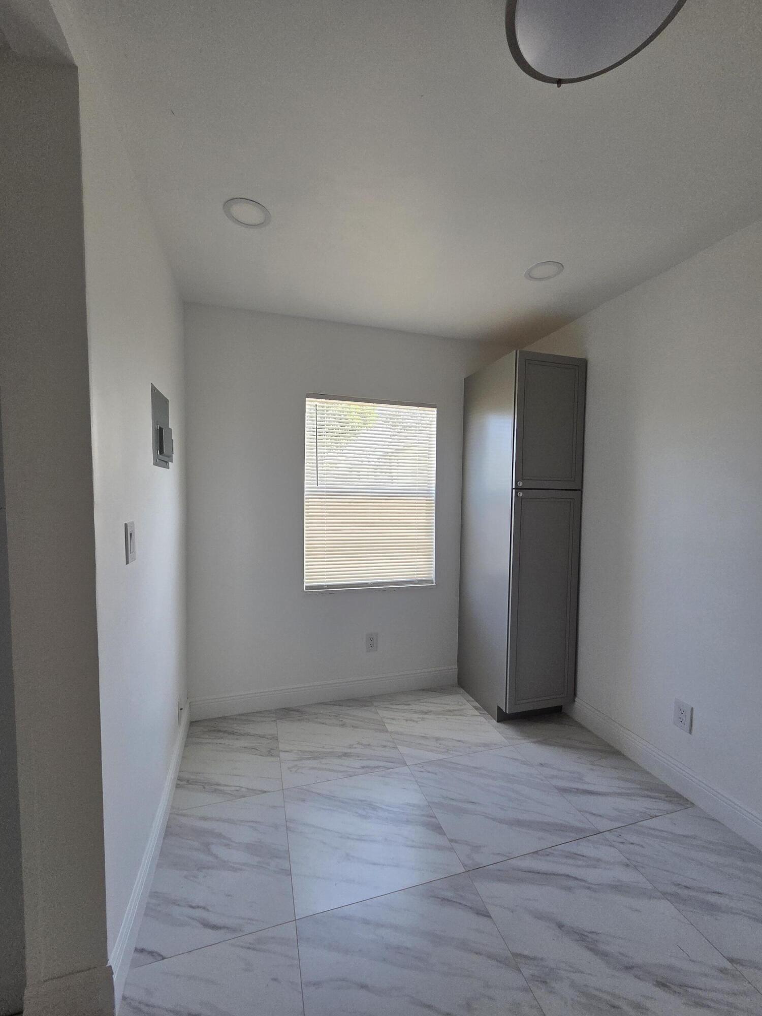 908 West 5th Street Riviera Beach, FL 33404 - Photo 32 of 40 20251128_130622(0)