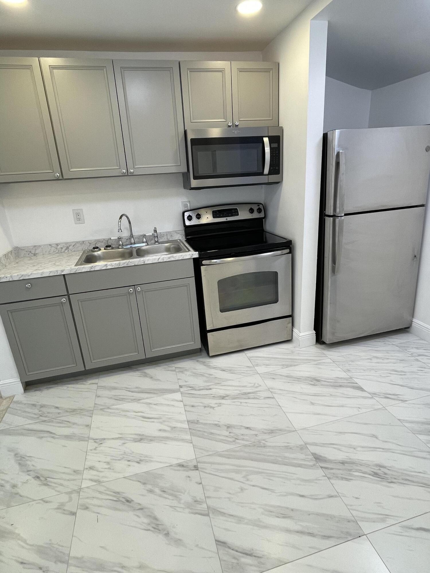 908 West 5th Street Riviera Beach, FL 33404 - Photo 36 of 40 908 W 5th St. Riviera Beach Fl, 33404 9