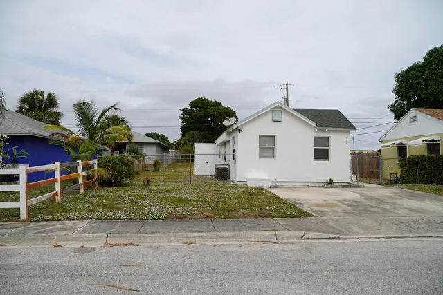 $269,000 | 908 West 5th Street, Riviera Beach, FL 33404