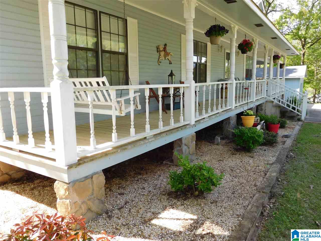 201 Rousseau Loop Sylacauga, AL 35150 - Photo 2 of 30