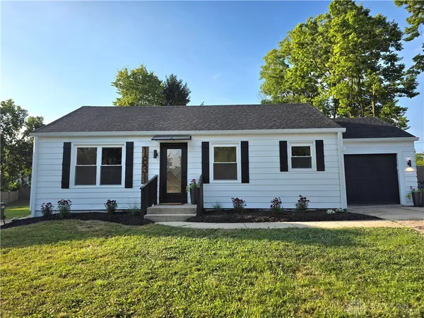 $186,900 | 1831 Pinecrest Drive, Dayton, OH 45414