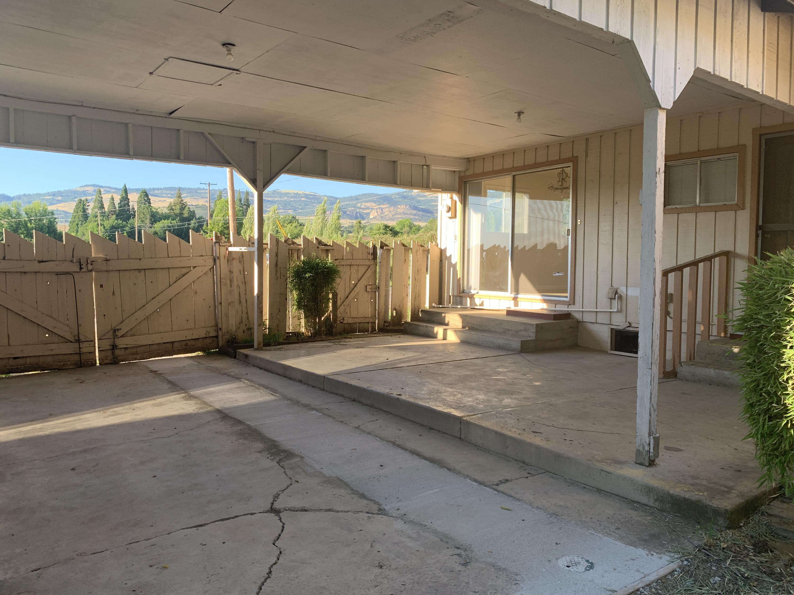 755 South Valley View Road Ashland, OR 97520 - Photo 28 of 34