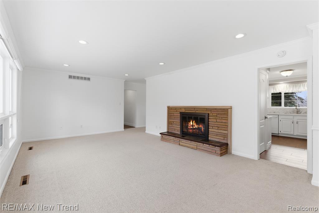 1043 Westview Road Bloomfield Hills, MI 48304 - Photo 12 of 43