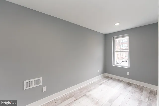 a view of empty room with window