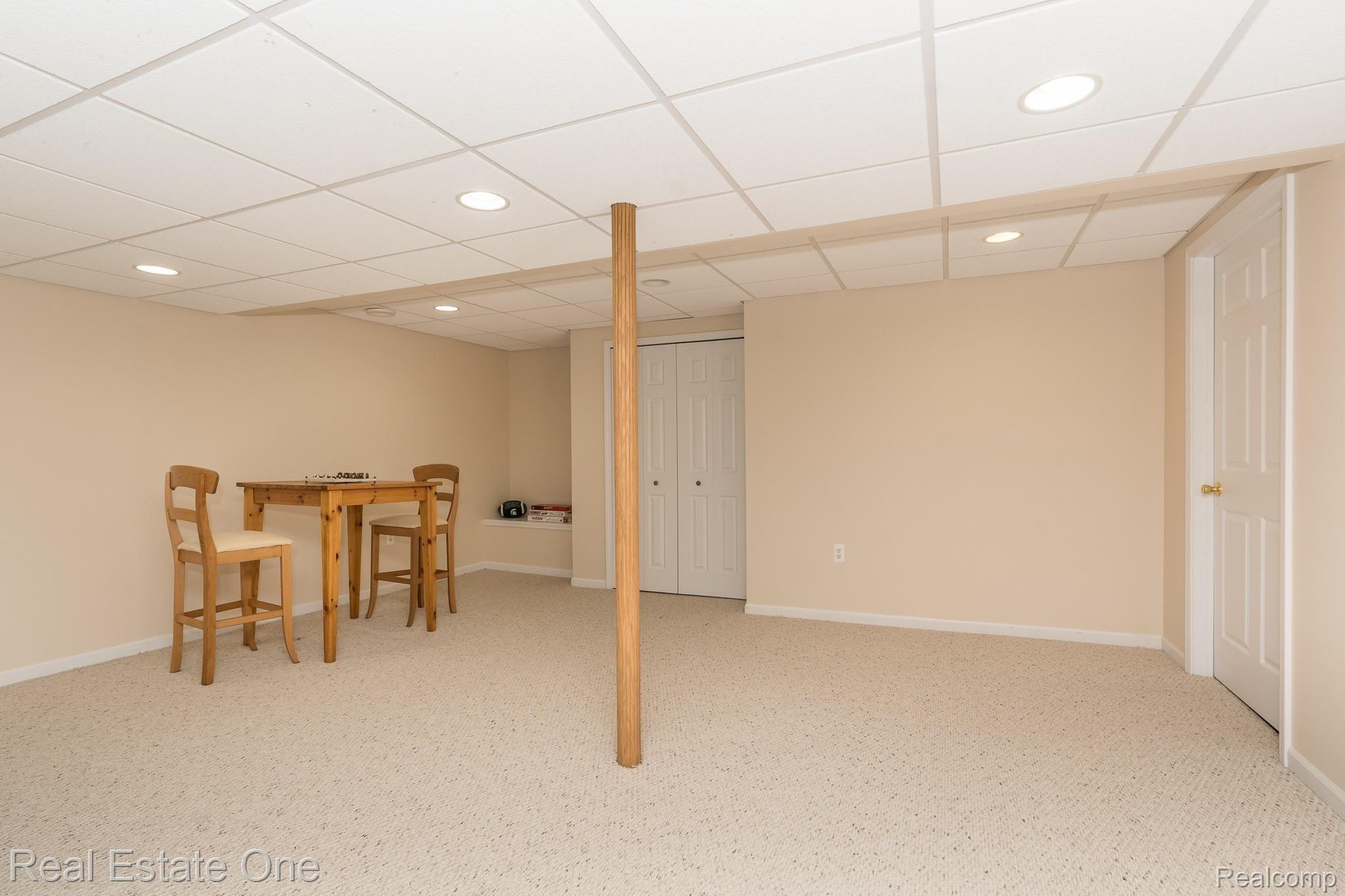 1887 Cloverdale Drive Rochester, MI 48307 - Photo 27 of 39 Cloverdale MLS-W030.jpg