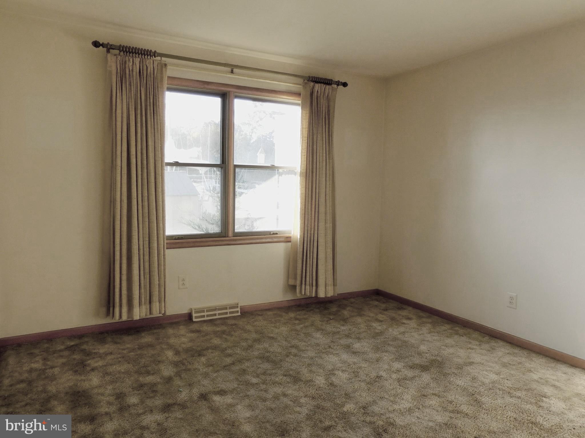 210 Orchard Avenue Delanco, NJ 08075 - Photo 23 of 38 Dining room