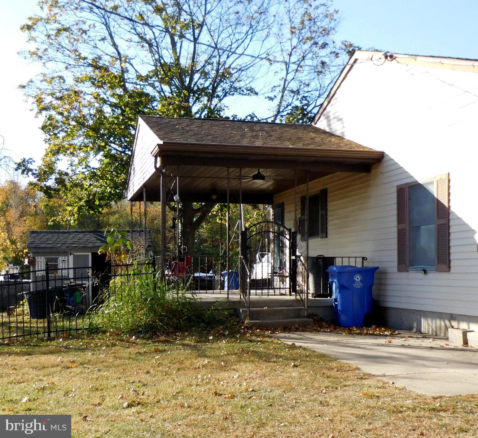 210 Orchard Avenue Delanco, NJ 08075 - Photo 9 of 38 Side kitchen patio area overlooking the water.